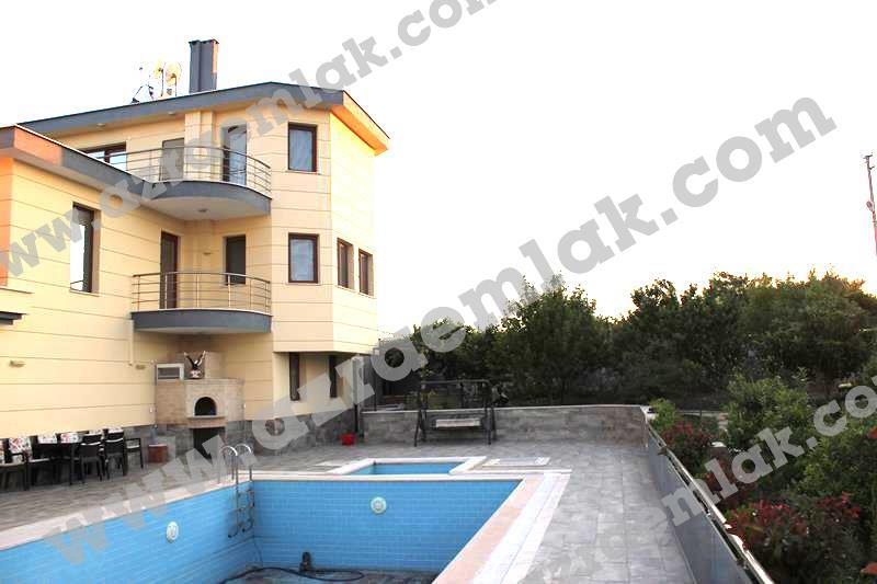 Didimde Lüks Tripleks Satılık Villa